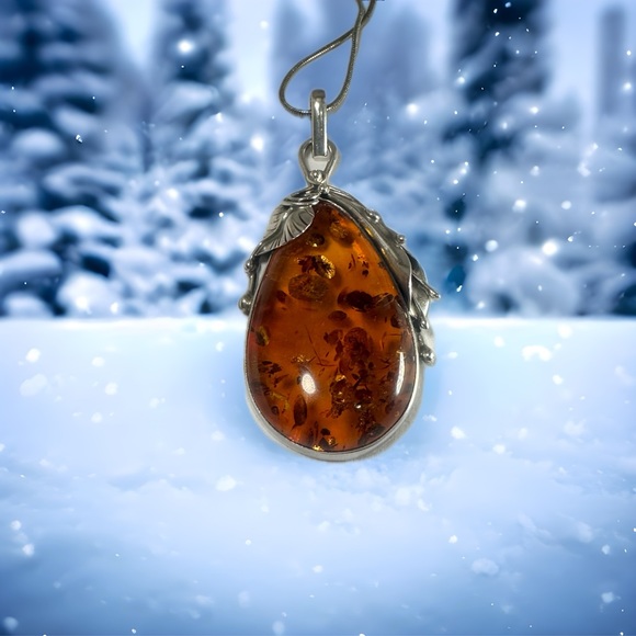 Large Vintage Baltic Amber Sterling Silver Pendant w/Chain - Picture 6 of 9